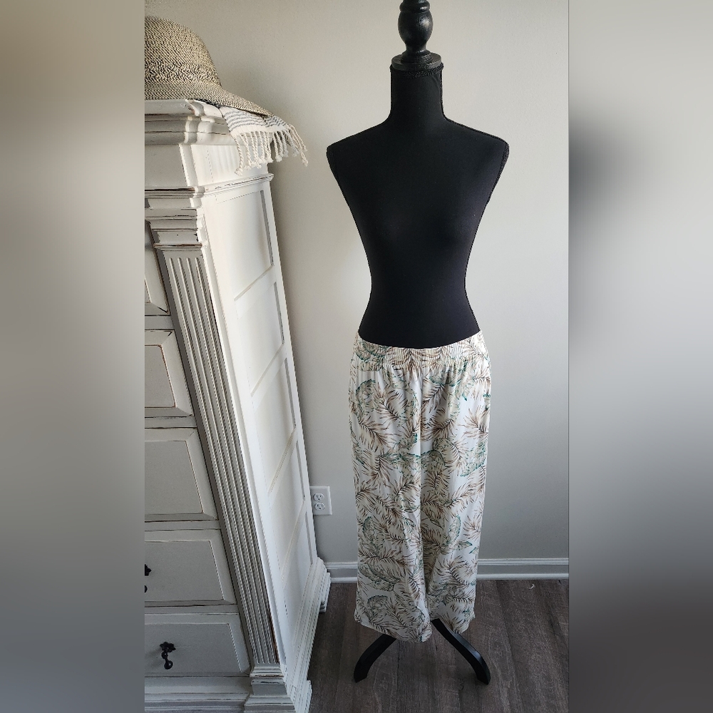 J.JILL LIGHTWEIGHT TROPICAL LEAF PRINT PANTS
